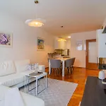 Flexible Selfcheckins 90 - Zagreb - Garage - Loggia